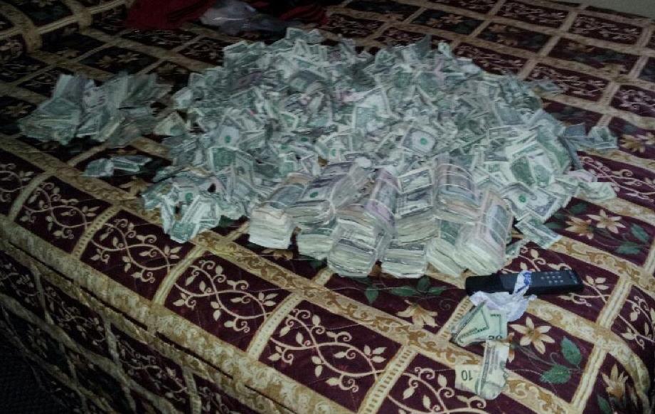 stripper-cash-tips